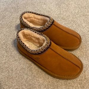 UGG Tasmans! Size: us women 7, Color: Chestnut!!